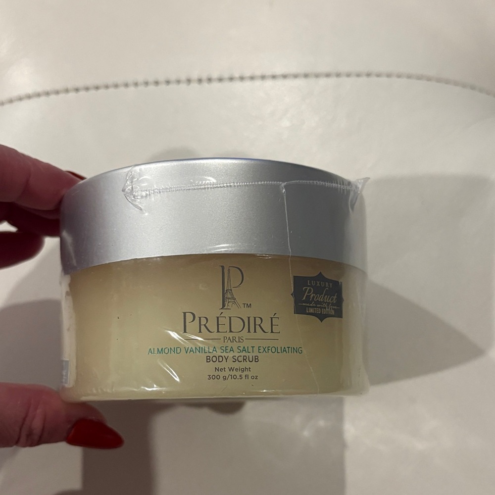 Prédiré Paris Almond Vanilla Body Scrub
